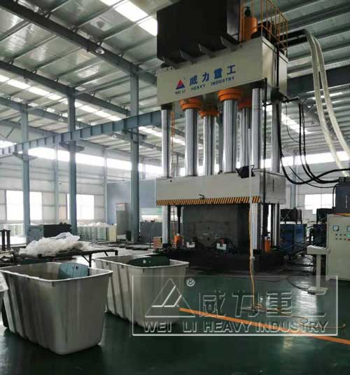 2000噸玻璃鋼凈化槽成型液壓機